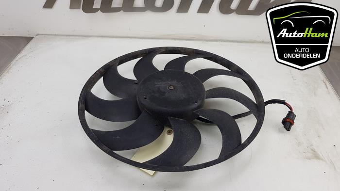 Cooling fans from a BMW 1 serie (F20) 114i 1.6 16V 2014