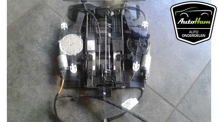 Silnik fotela z Volkswagen Scirocco (137/13AD) 2.0 TDI 16V 2014
