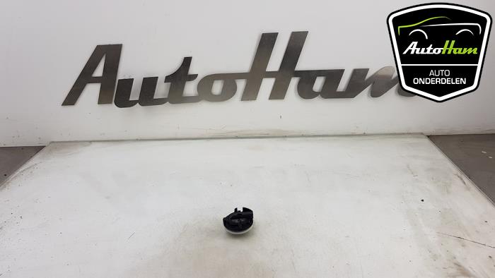 Usados Sensor (otros) Audi A3 Sportback (8VA/8VF) 1.2 TFSI 16V Precio € 15,00 Norma de margen ofrecido por AutoHam
