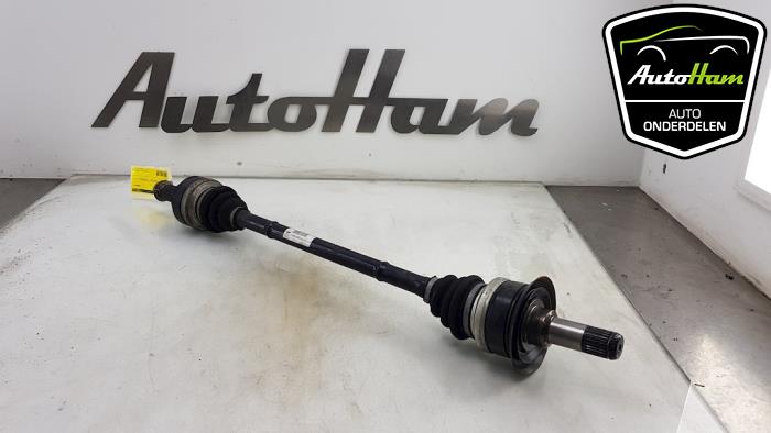 Drive shaft, rear right from a BMW 1 serie (F20) 118d 2.0 16V 2016