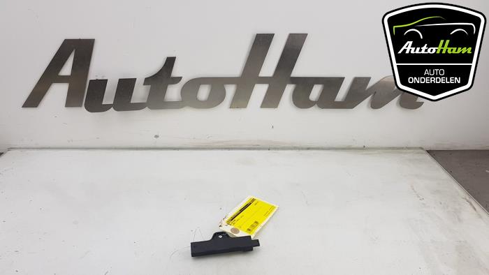 Używane Antena BMW 1 serie (F20) 118d 2.0 16V Cena € 20,00 Procedura marży oferowane przez AutoHam