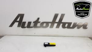 Used Central door locking module Opel Corsa E 1.4 Turbo 16V Price € 15,00 Margin scheme offered by AutoHam