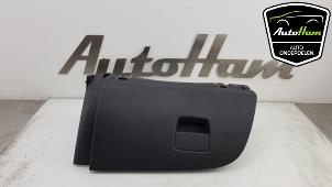 Usagé Boîte à gants Opel Corsa E 1.4 Turbo 16V Prix € 60,00 Règlement à la marge proposé par AutoHam