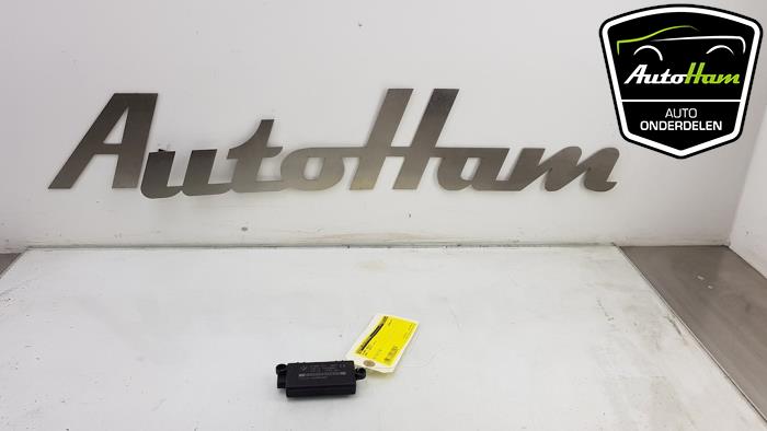 Używane Modul alarmu BMW 1 serie (E88) 118d 16V Cena € 20,00 Procedura marży oferowane przez AutoHam