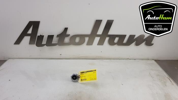 Używane Przelacznik Start/Stop BMW 1 serie (E81) 116d 16V Cena € 10,00 Procedura marży oferowane przez AutoHam