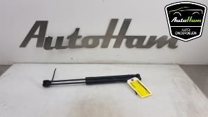 Used Set of tailgate gas struts Volkswagen Scirocco (137/13AD) 1.4 TSI 160 16V Price € 25,00 Margin scheme offered by AutoHam
