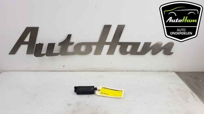 Używane Modul alarmu BMW 1 serie (E88) 120i 16V Cena € 20,00 Procedura marży oferowane przez AutoHam