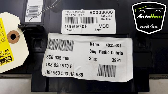 Panel de instrumentación de un Volkswagen Scirocco (137/13AD) 2.0 TSI 16V 2009