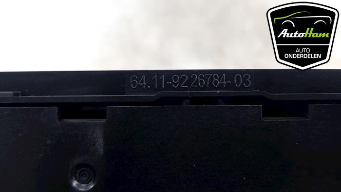 Panneau commande radio d'un BMW 3 serie (F30) 328d 2.0 16V 2012