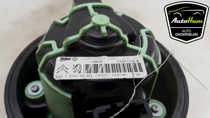 Heating and ventilation fan motor from a Citroën C4 Berline (NC) 1.6 e-HDI 2011