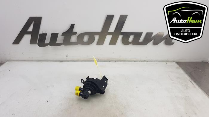 Begagnade Extra vattenpump Lexus IS (E3) 300h 2.5 16V Pris € 30,00 Marginaltabell erbjuds av AutoHam