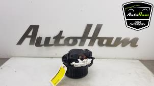 Usados Motor de ventilador de calefactor BMW 3 serie Touring (F31) 320d 2.0 16V Precio € 50,00 Norma de margen ofrecido por AutoHam