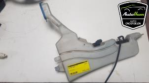 Begagnade Spolartank, vindruta Austin Mini Open (R52) 1.6 16V Cooper Pris € 15,00 Marginaltabell erbjuds av AutoHam