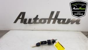 Used Ignition lock + key Peugeot 407 SW (6E) 2.0 16V Price € 40,00 Margin scheme offered by AutoHam