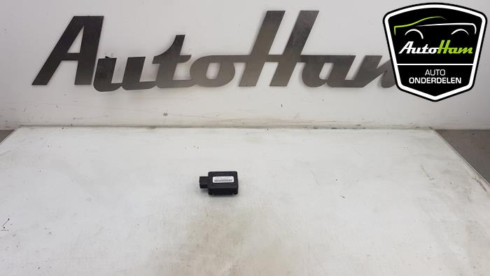 Używane Antena GPS Ford B-Max (JK8) 1.6 Ti-VCT 16V Van Cena € 35,00 Procedura marży oferowane przez AutoHam