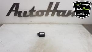 Used GPS antenna Ford B-Max (JK8) 1.6 Ti-VCT 16V Van Price € 35,00 Margin scheme offered by AutoHam