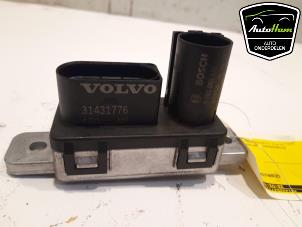 Used Glow plug relay Volvo V40 (MV) 2.0 D2 16V Price € 30,00 Margin scheme offered by AutoHam