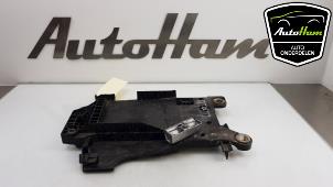 Używane Pojemnik na akumulator BMW 2 serie Active Tourer (F45) 220dA xDrive 2.0 TwinPower Turbo 16V Cena € 25,00 Procedura marży oferowane przez AutoHam