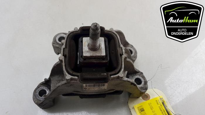 Gearbox mount from a MINI Countryman (R60) 1.6 16V Cooper S 2012