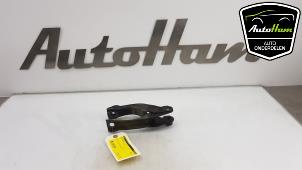 Usagé Support moteur Opel Astra K 1.4 Turbo 16V Prix € 15,00 Règlement à la marge proposé par AutoHam