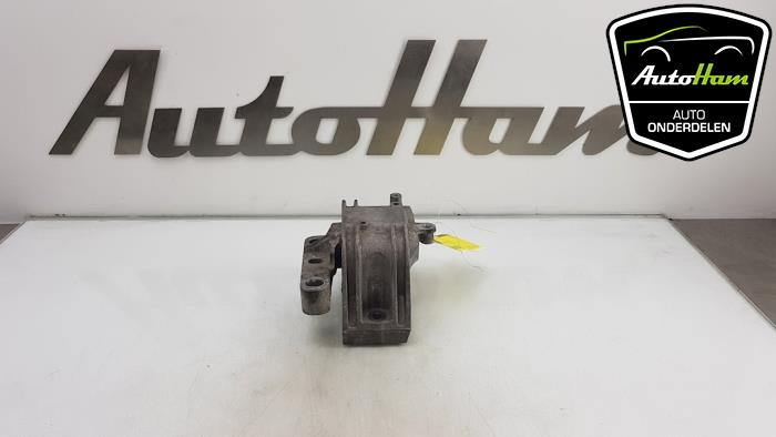 Used Engine mount Volkswagen Passat Variant (3C5) 2.0 TDI 16V 140 Price € 20,00 Margin scheme offered by AutoHam