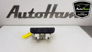 Usagé Panneau de commandes chauffage Opel Combo 1.6 CDTI 16V Prix € 30,00 Règlement à la marge proposé par AutoHam