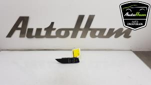 Used Switch BMW 1 serie (F20) 116i 1.6 16V Price € 15,00 Margin scheme offered by AutoHam