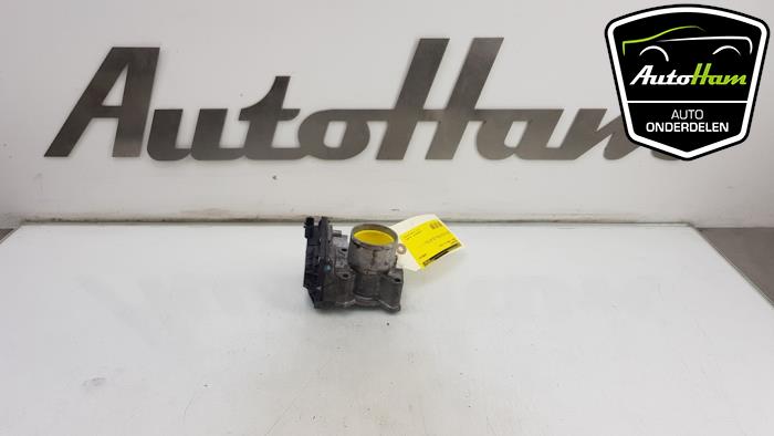 Throttle body from a Renault Twingo III (AH) 1.0 SCe 70 12V 2016