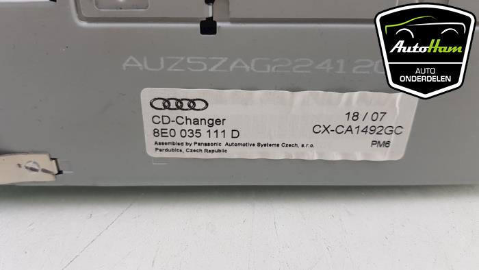 CD changer from a Audi TT (8J3) 2.0 TFSI 16V 2007