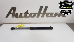 Usagé Kit amortisseur gaz hayon Opel Astra K 1.4 Turbo 16V Prix € 15,00 Règlement à la marge proposé par AutoHam