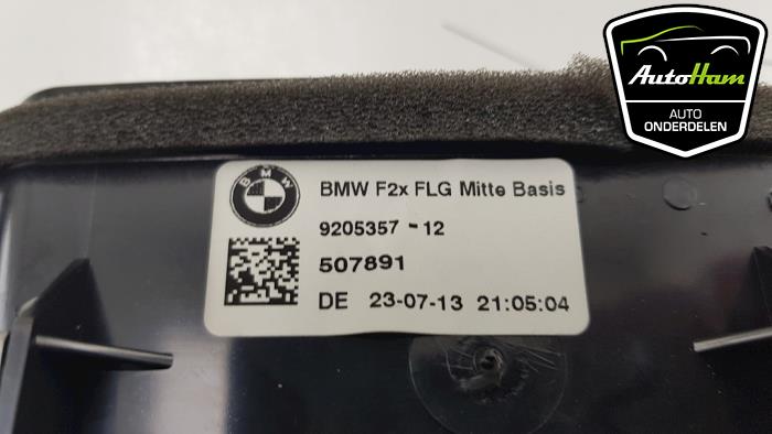 Dashboard part from a BMW 1 serie (F20) 114i 1.6 16V 2014