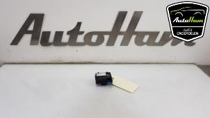 Used Module keyless vehicle Opel Astra K 1.4 Turbo 16V Price € 7,50 Margin scheme offered by AutoHam