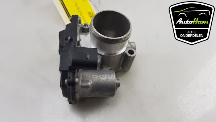 Throttle body from a Ford Focus 3 Wagon 1.0 Ti-VCT EcoBoost 12V 125 2017