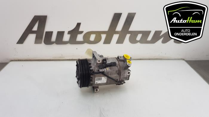Air conditioning pump from a Renault Clio IV (5R) 1.2 TCE 16V GT EDC 2018