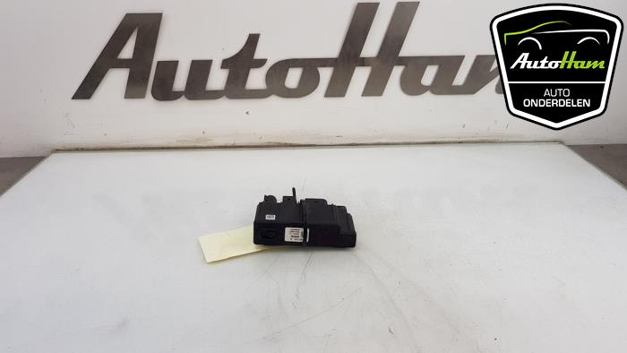 Używane Komputer pokladowy BMW 1 serie (F20) 116i 1.5 12V Cena € 30,00 Procedura marży oferowane przez AutoHam