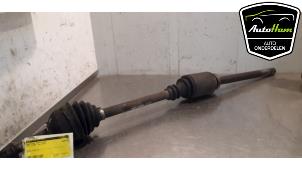 Used Front drive shaft, right Opel Vivaro 1.9 DI Price € 50,00 Margin scheme offered by AutoHam
