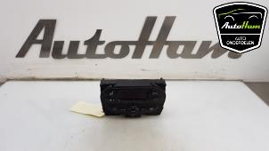 Używane Panel sterowania nagrzewnicy Peugeot 206 (2A/C/H/J/S) 1.6 16V Cena € 40,00 Procedura marży oferowane przez AutoHam