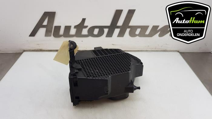Begagnade Luftfilterhus Renault Clio IV Estate/Grandtour (7R) 1.5 Energy dCi 90 FAP Pris € 20,00 Marginaltabell erbjuds av AutoHam