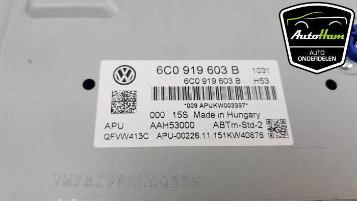 Wyswietlacz jednostki multimedialnej z Volkswagen Polo V (6R) 1.2 TSI 16V BlueMotion Technology 2016