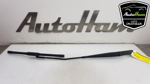Used Front wiper arm Volkswagen Polo V (6R) 1.4 TDI DPF BlueMotion technology Price € 10,00 Margin scheme offered by AutoHam