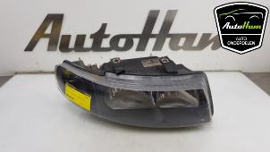 Używane Reflektor prawy Seat Leon (1M1) 1.8 20V Turbo Cena € 50,00 Procedura marży oferowane przez AutoHam