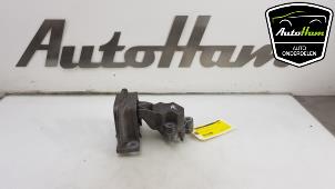 Usagé Support moteur Renault Twingo II (CN) 1.2 16V Quickshift 5 Prix € 25,00 Règlement à la marge proposé par AutoHam