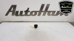 Used Parking brake switch Opel Meriva 1.4 Turbo 16V ecoFLEX Price € 5,00 Margin scheme offered by AutoHam