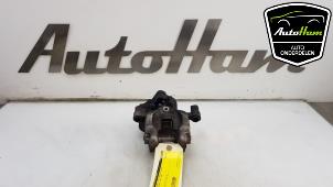 Used Rear brake calliper, right Volkswagen Passat Variant (3G5) 1.6 TDI 16V Price € 75,00 Margin scheme offered by AutoHam