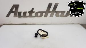 Lambda probe from a Volkswagen Passat Variant (3G5) 1.6 TDI 16V 2016