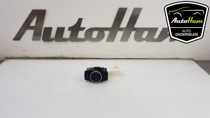 Używane Przelacznik swiatel Ford Ka+ 1.2 Ti-VCT Cena € 25,00 Procedura marży oferowane przez AutoHam