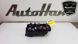 Usagé Boîte à fusibles Opel Astra K Sports Tourer 1.0 Turbo 12V Prix € 100,00 Règlement à la marge proposé par AutoHam