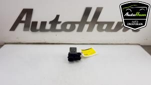 Used Cooling fan resistor Peugeot 308 (L3/L8/LB/LH/LP) 1.6 BlueHDi 120 Price € 20,00 Margin scheme offered by AutoHam