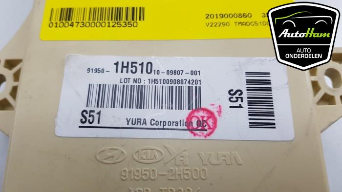 Fuse box from a Hyundai i30 (FD) 1.6 CVVT 16V 2011
