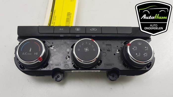Panel de control de calefacción de un Seat Leon (5FB) 1.5 TSI 16V 2019